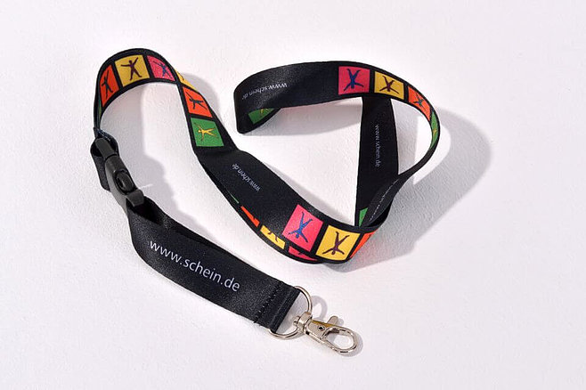 [Translate to English:] lanyard-schein.jpg